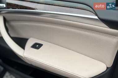 Позашляховик / Кросовер BMW X5 2010 в 