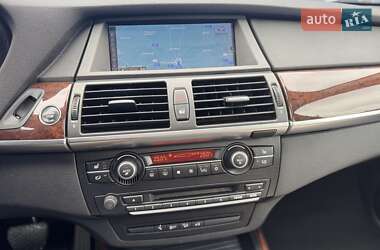 Позашляховик / Кросовер BMW X5 2010 в 
