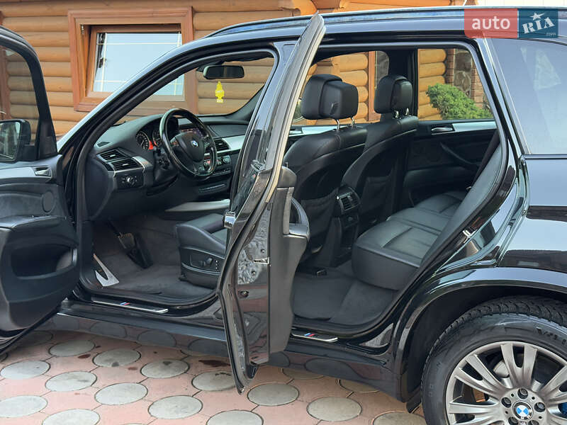 Внедорожник / Кроссовер BMW X5 2010 в Вараше
