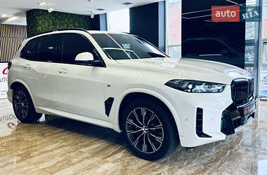 Позашляховик / Кросовер BMW X5 2023 в 