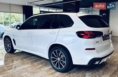 Позашляховик / Кросовер BMW X5 2023 в 