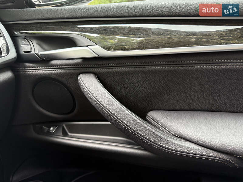 Позашляховик / Кросовер BMW X5 2018 в Чернівцях