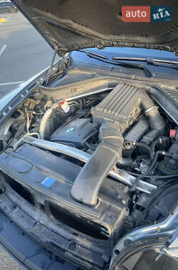 Внедорожник / Кроссовер BMW X5 2010 в 