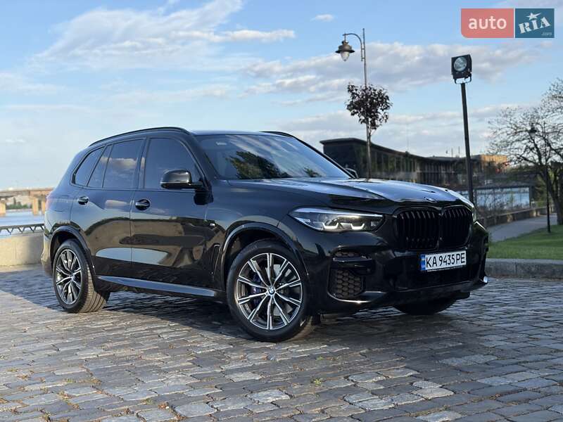 Позашляховик / Кросовер BMW X5 2022 в 