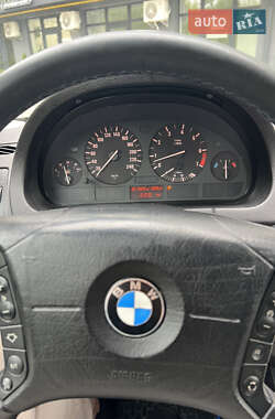 Внедорожник / Кроссовер BMW X5 2004 в 