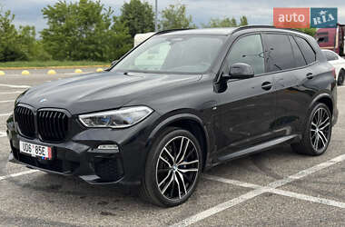 Позашляховик / Кросовер BMW X5 2020 в Чернівцях