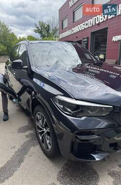 Позашляховик / Кросовер BMW X5 2022 в 