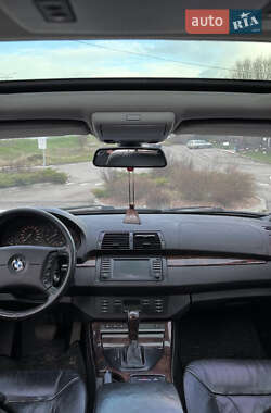 Позашляховик / Кросовер BMW X5 2004 в 