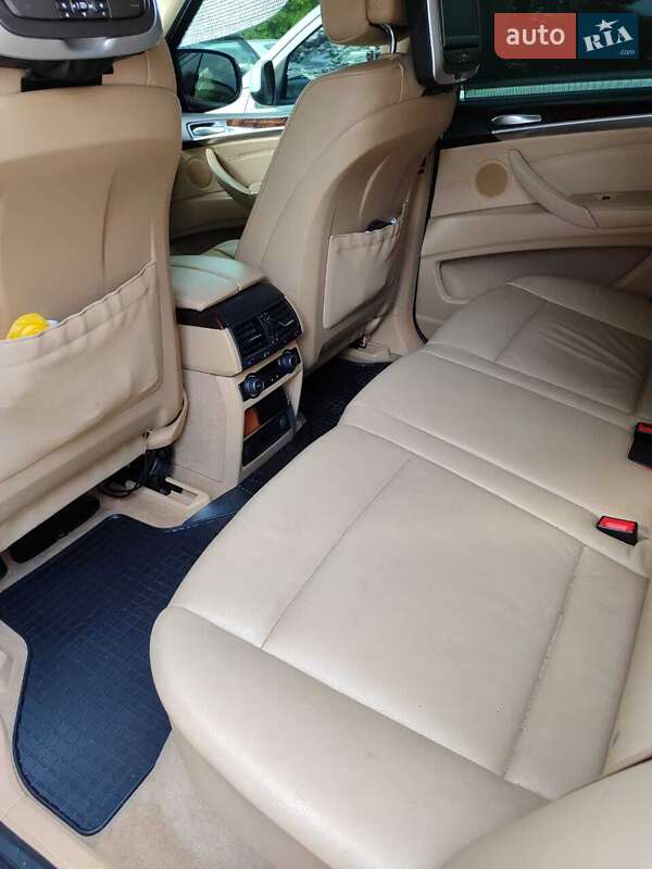 Внедорожник / Кроссовер BMW X5 2011 в Новомосковске