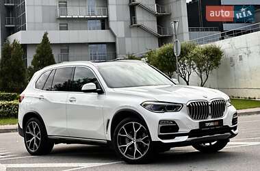 Внедорожник / Кроссовер BMW X5 2018 в 