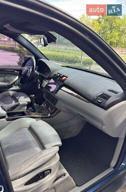 Внедорожник / Кроссовер BMW X5 2001 в 