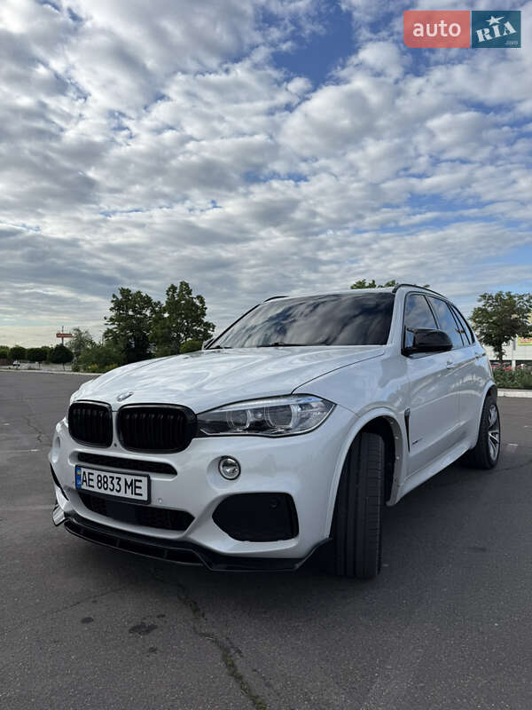 Позашляховик / Кросовер BMW X5 2015 в 