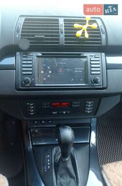 Позашляховик / Кросовер BMW X5 2002 в 