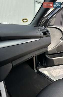 Внедорожник / Кроссовер BMW X5 2004 в 