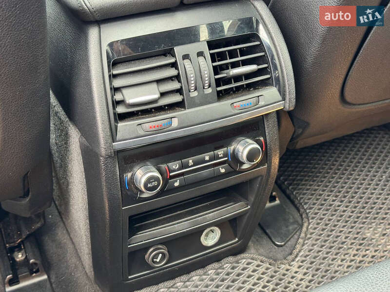 Позашляховик / Кросовер BMW X5 2015 в Києві