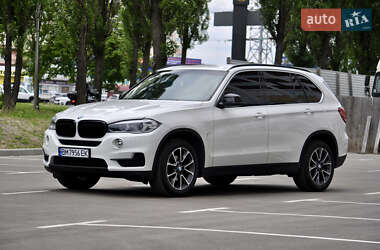 Позашляховик / Кросовер BMW X5 2017 в 