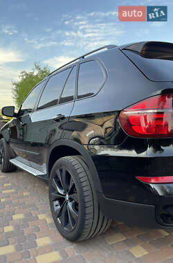 Позашляховик / Кросовер BMW X5 2010 в 