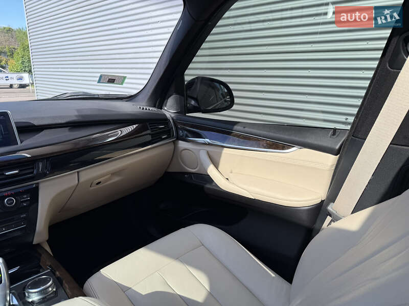 Внедорожник / Кроссовер BMW X5 2017 в Ровно