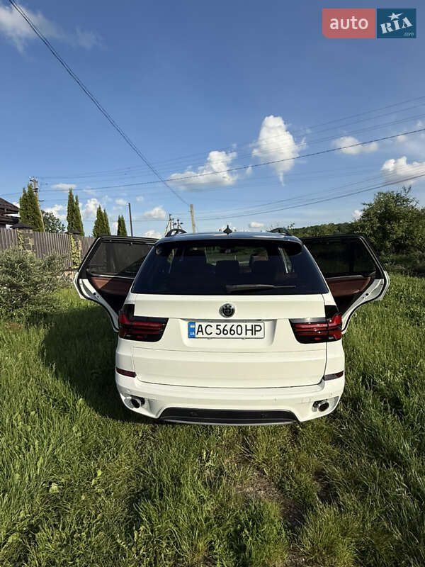 Позашляховик / Кросовер BMW X5 2012 в Луцьку