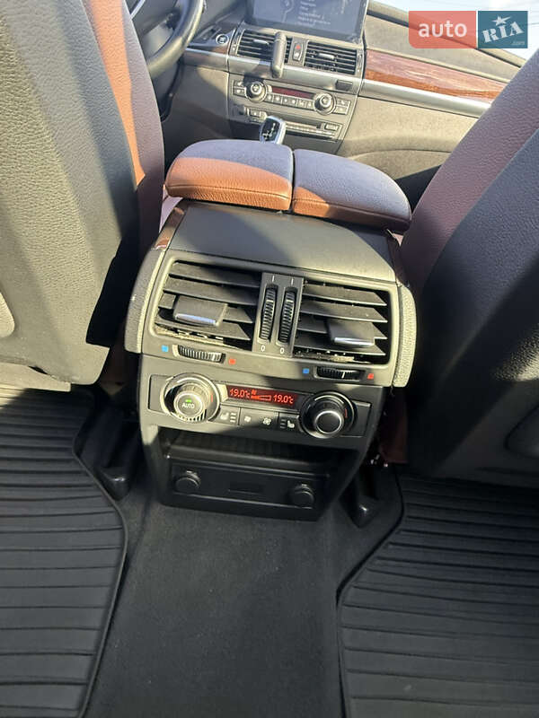 Позашляховик / Кросовер BMW X5 2012 в Луцьку