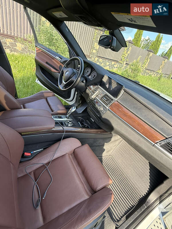 Позашляховик / Кросовер BMW X5 2012 в Луцьку
