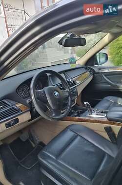 Позашляховик / Кросовер BMW X5 2011 в 