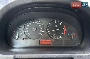 Внедорожник / Кроссовер BMW X5 2002 в 