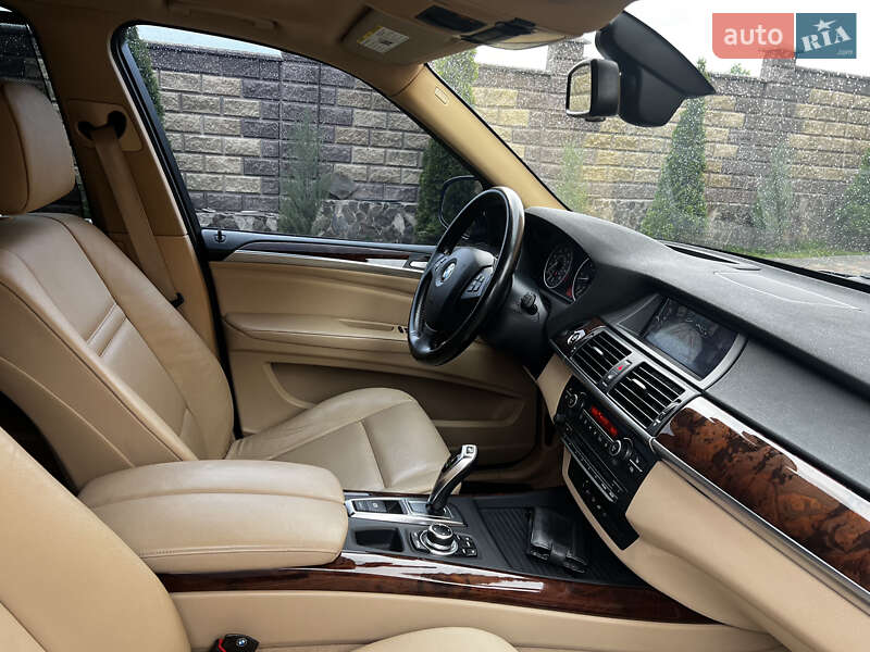 Внедорожник / Кроссовер BMW X5 2012 в Тернополе