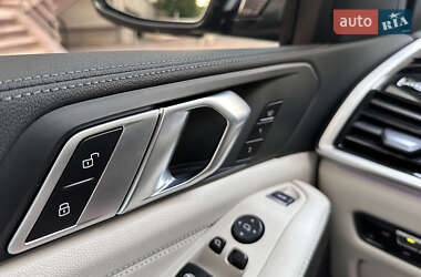 Позашляховик / Кросовер BMW X5 2022 в 