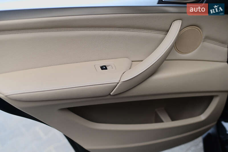 Внедорожник / Кроссовер BMW X5 2011 в Дубно