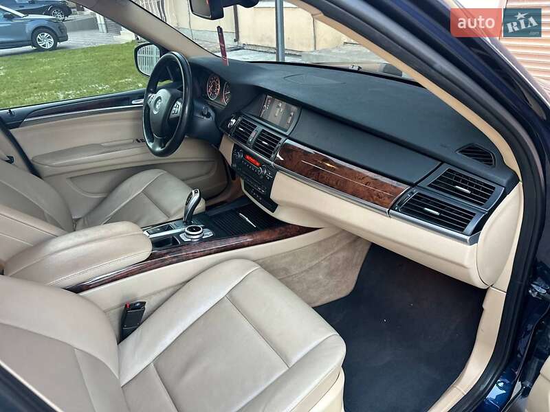 Внедорожник / Кроссовер BMW X5 2011 в Чернигове