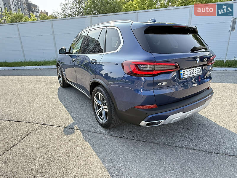 Позашляховик / Кросовер BMW X5 2021 в Львові