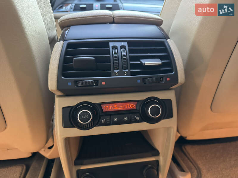 Внедорожник / Кроссовер BMW X5 2012 в Львове