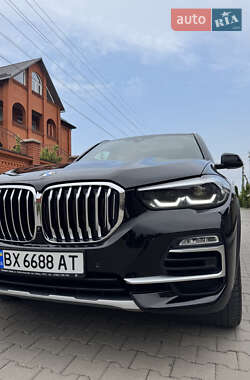 Внедорожник / Кроссовер BMW X5 2019 в 