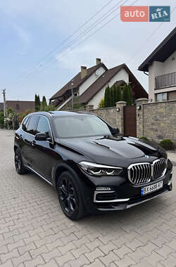 Внедорожник / Кроссовер BMW X5 2019 в 