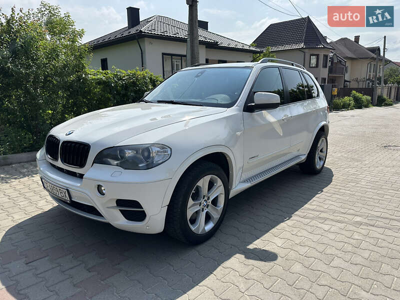 Внедорожник / Кроссовер BMW X5 2012 в Черновцах