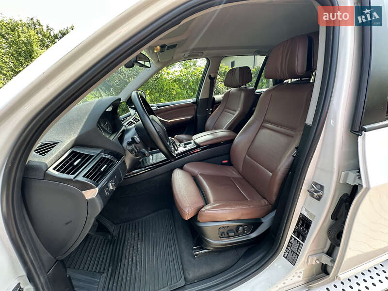 Внедорожник / Кроссовер BMW X5 2012 в Черновцах