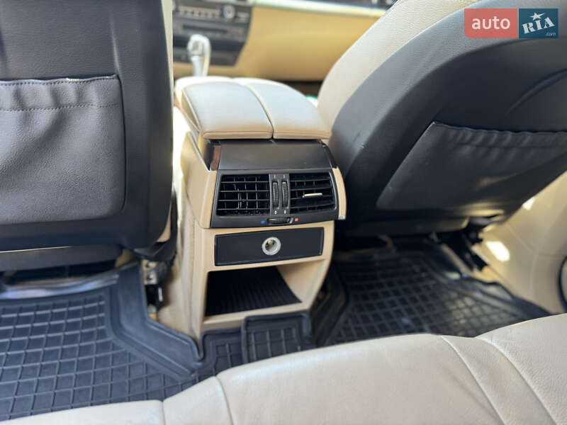 Позашляховик / Кросовер BMW X5 2010 в Івано-Франківську