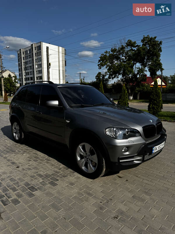 Внедорожник / Кроссовер BMW X5 2007 в Березному