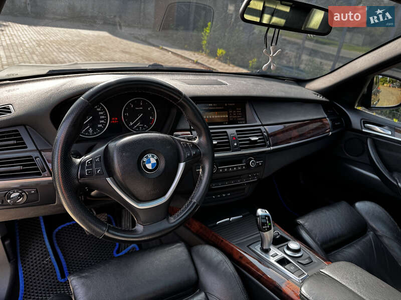 Внедорожник / Кроссовер BMW X5 2007 в Березному