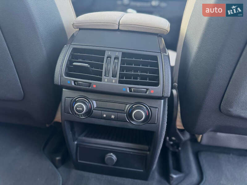 Внедорожник / Кроссовер BMW X5 2010 в Ивано-Франковске