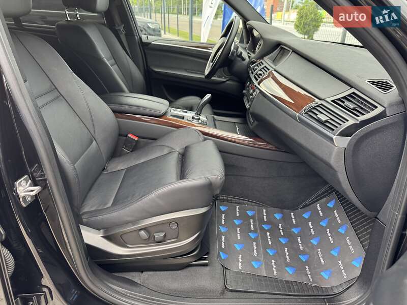 Позашляховик / Кросовер BMW X5 2012 в Рівному