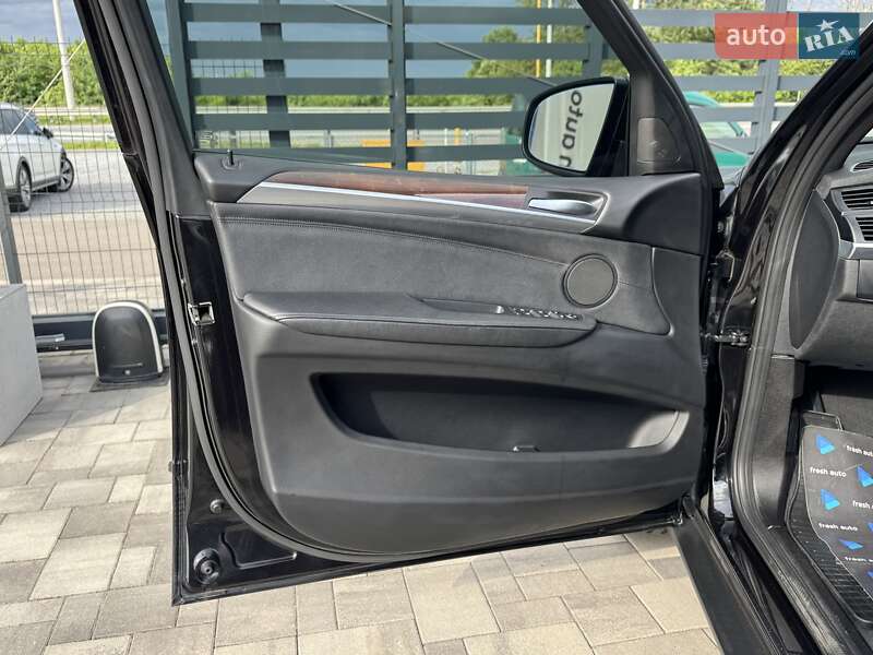 Позашляховик / Кросовер BMW X5 2012 в Рівному