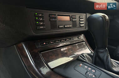 Внедорожник / Кроссовер BMW X5 2004 в 