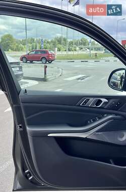 Позашляховик / Кросовер BMW X5 2022 в 