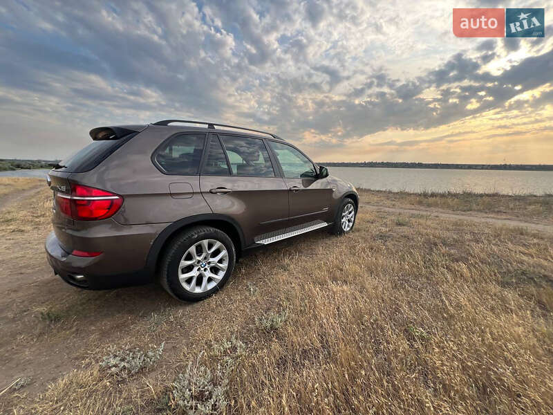 Внедорожник / Кроссовер BMW X5 2011 в Николаеве