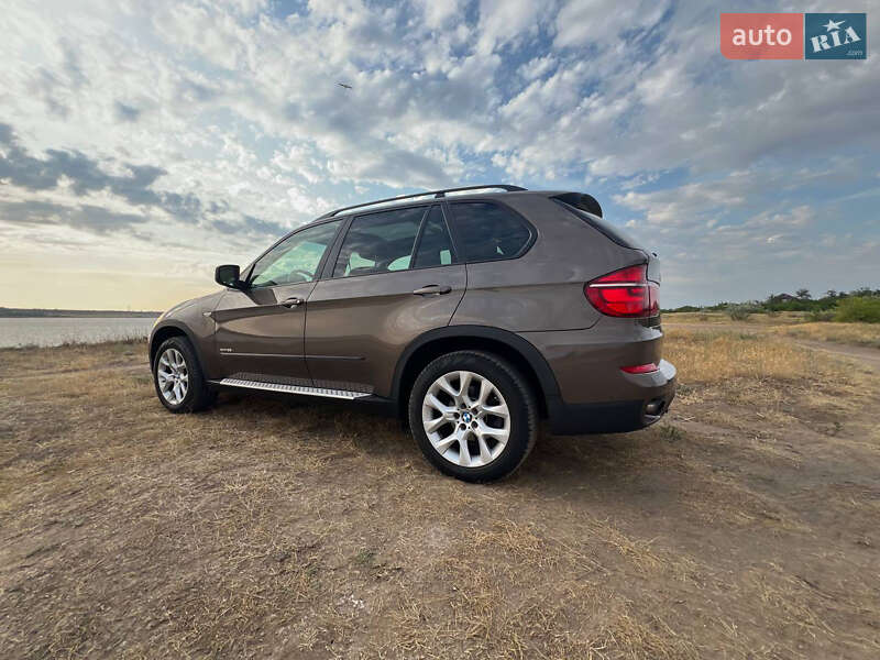 Внедорожник / Кроссовер BMW X5 2011 в Николаеве