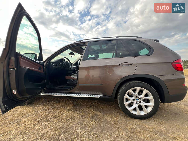 Внедорожник / Кроссовер BMW X5 2011 в Николаеве