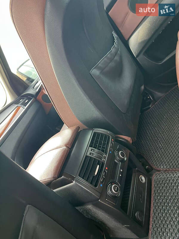 Внедорожник / Кроссовер BMW X5 2011 в Николаеве