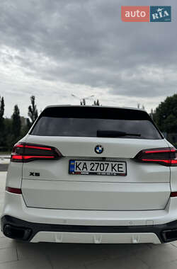 Позашляховик / Кросовер BMW X5 2021 в 